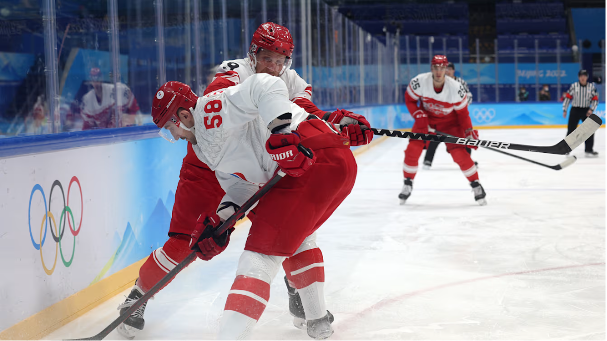 Herziening van ijshockey in de Verenigde Staten en Canada en wat zijn de populaire hockeyproducten?